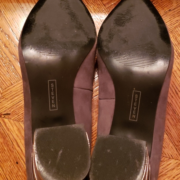 Grey Suede pumps - Picture 7 of 7